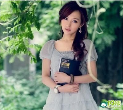 英语老师的大奶子_: 流行趋势背后的原因，是否让人感到困惑？