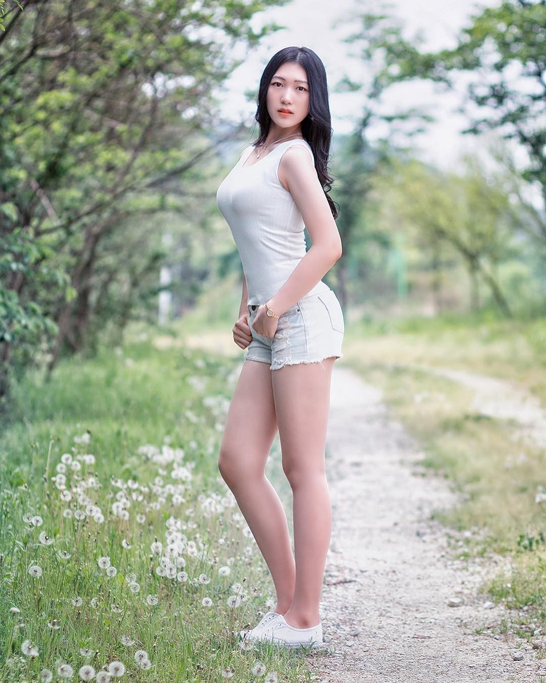 九色自拍入口_: 引导思考的热点，未来的你又将如何思考？